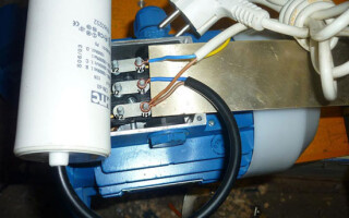 How to Connect a 3-phase Electric Motor to 220 Volt through a Capacitor
