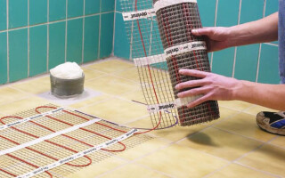 Kaip kloti elektrinį grindų šildymą po plytelėmis?