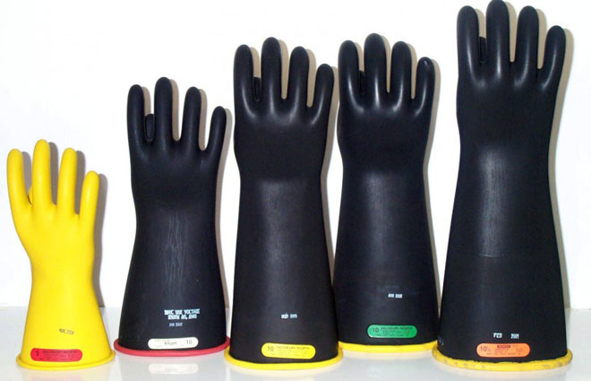 Cum pot testa mănușile dielectrice?