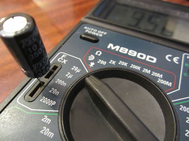 Kaip tinkamai išbandyti kondensatorių multimetru?