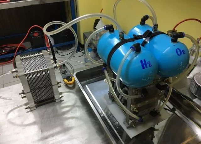 Ce este un generator de hidrogen și cum să îl faci cu mâinile tale