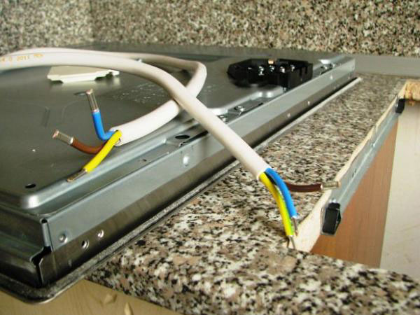 Kaip prijungti elektrinę kaitlentę ir viryklę: kabelių, kištukinių lizdų ir kištukų pasirinkimas, automatinis blokas ir prijungimo schema